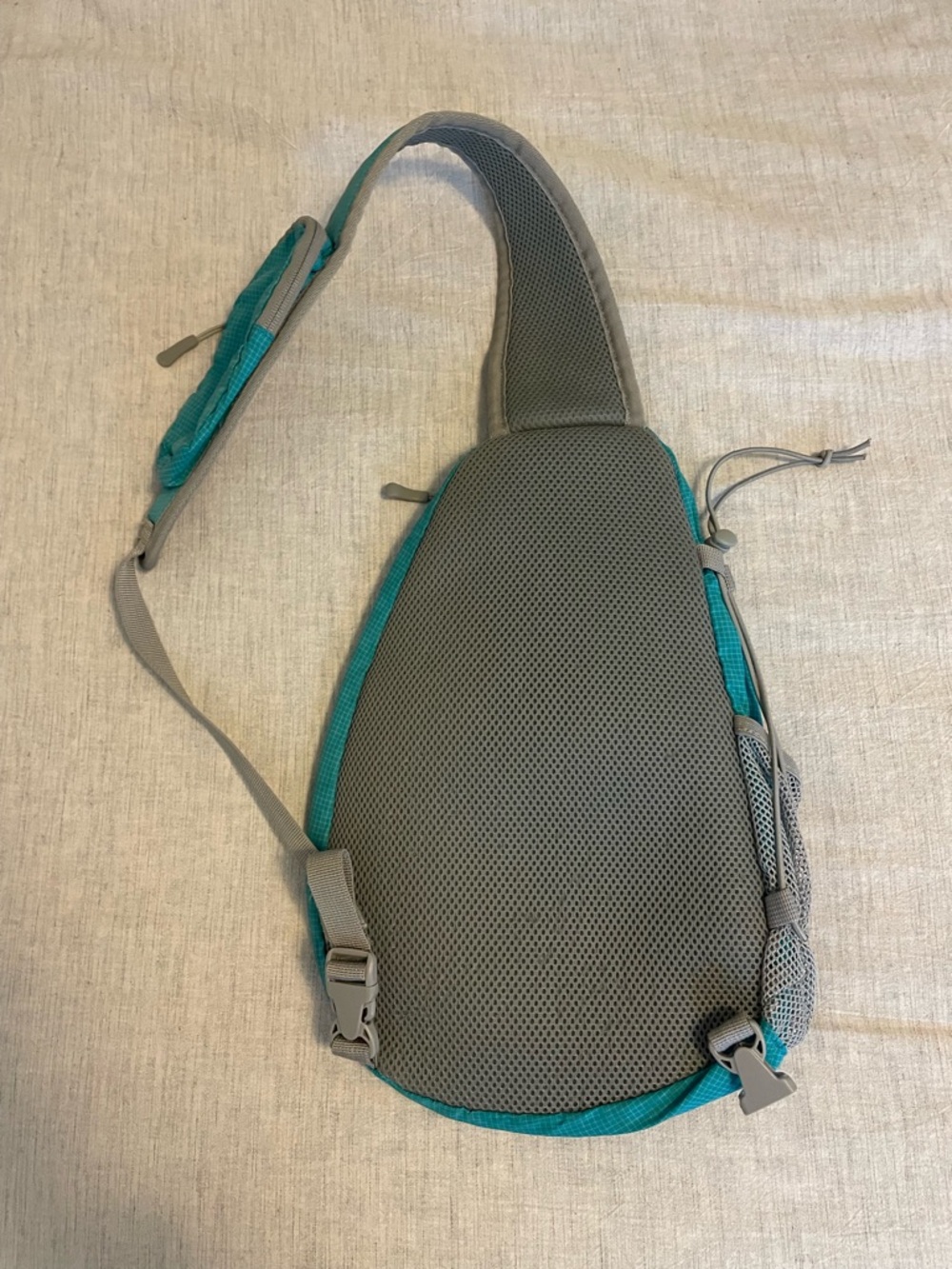 Eddie Bauer - Turquoise Grid Sling Bag - Picture 3 of 9